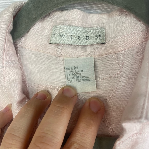 Tweed So linen blouse in the lightest of pinks! It has a great pattern! Pretty! - Picture 3 of 4